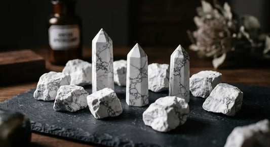 Howlith: Herkunft, Geschichte und die Besonderheiten des weißen Minerals - SKeld - Schneidemesser