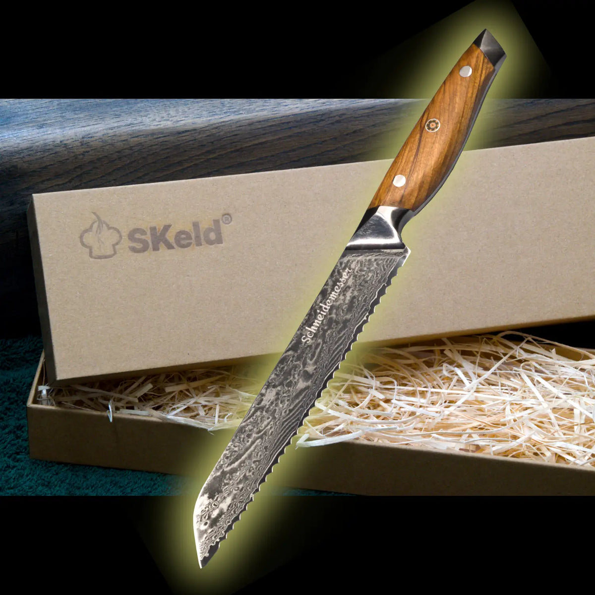 Damascus bread knife 19 cm – olive wood | SKeld®