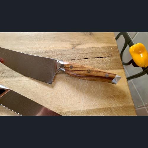 Produktbewertung von Susanne H. zum Koch- und Brotmesser der Rhodos Serie mit Olivenholzgriff