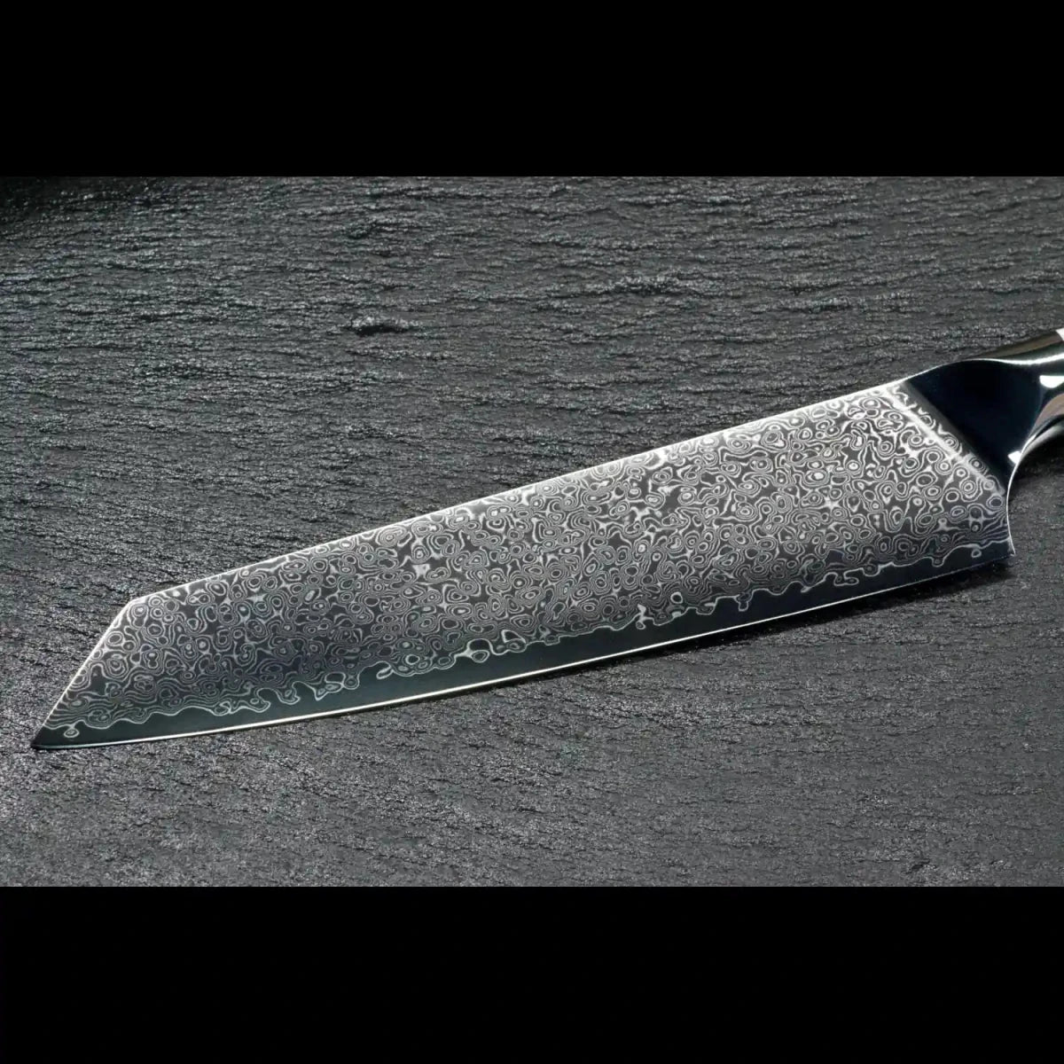 21 cm lange silberfarbene Damastklinge des SKeld® Kiritsukemessers mit feiner 67-lagiger Damaststruktur