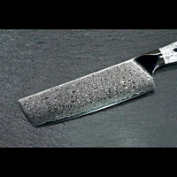 17 cm lange silberfarbene Damastklinge des Nakirimessers mit feiner Damaststruktur und VG10-Kernstahl