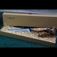 SKeld® Geschenkbox mit Holzwolle-Polsterung und Olivenholz Damast Ausbeinmesser